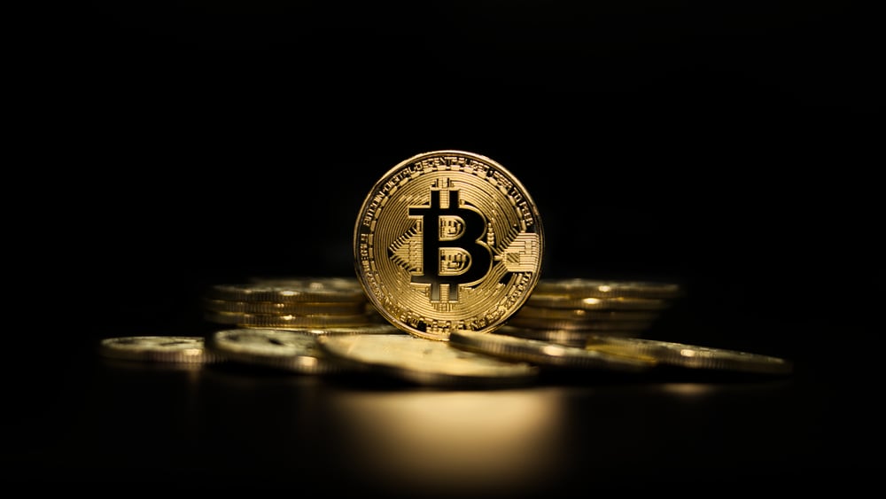 Bitcoin Dips Below $27k As Market Selling Pressure Persists
