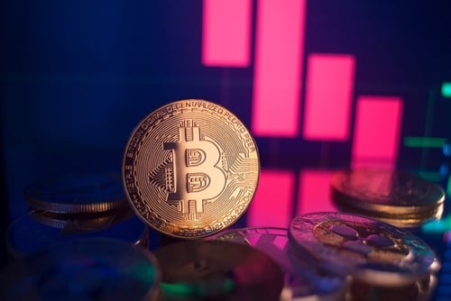 Bitcoin Continues To Trade Around $28k As Market Retreats